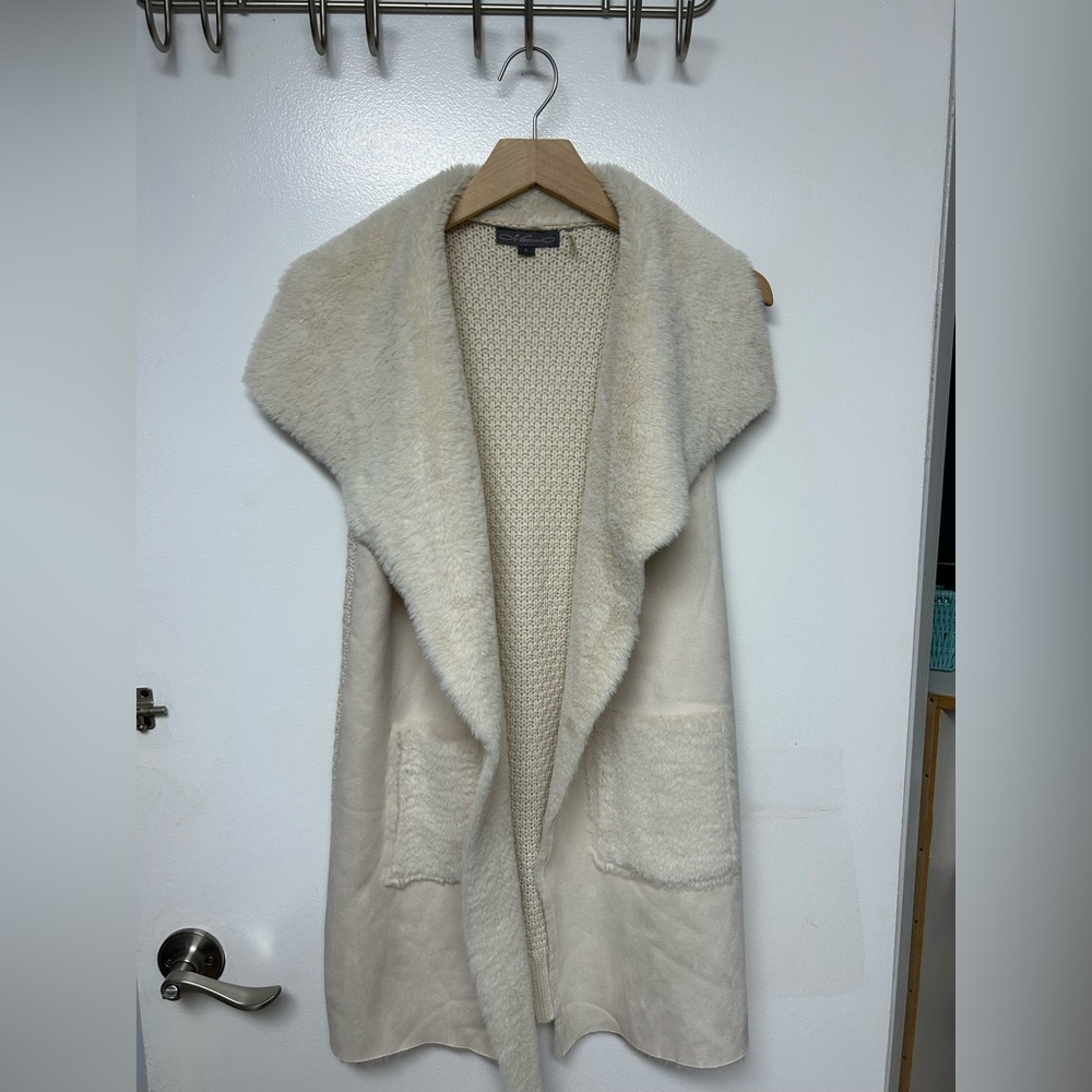 Oversized Long Faux Fur & Knit Cream Colored Vest Size Small